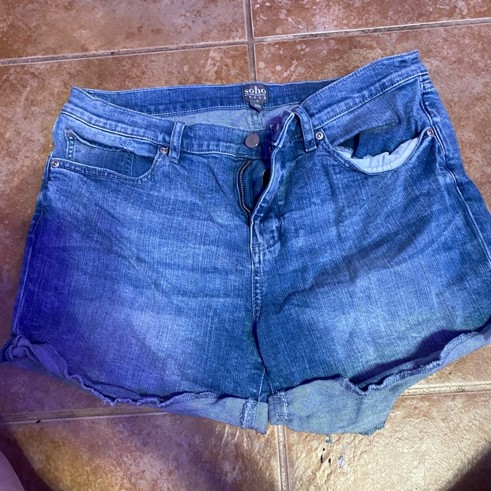 MAKE AN OFFER❤️❤️❤️soho women jean shorts